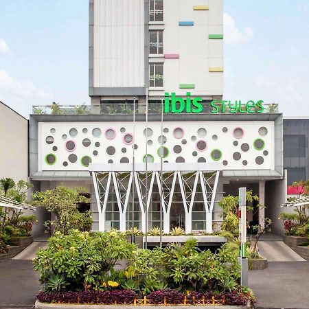 Hotel Ibis Styles Malang Exterior foto